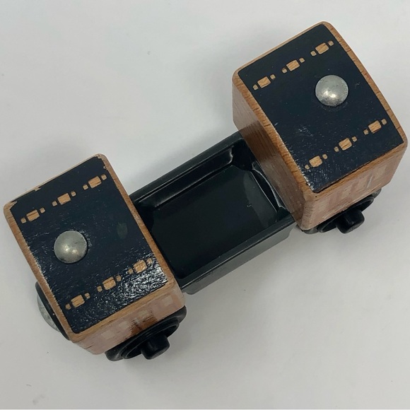 Thomas & Friends Annie & Clarabel Wood Train Cars Shining Time Station Set Of 2 - Picture 9 of 13